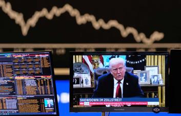 Wall Street cierra en verde minutos antes del anuncio arancelario de Trump