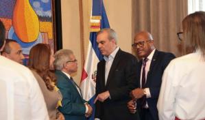 Comisión gubernamental y el CMD se reunirán para discutir salarios a médicos pensionados