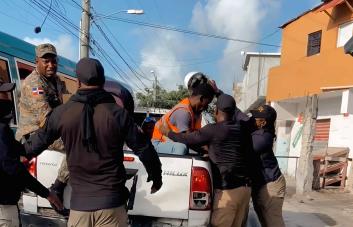 Migración informa la detención de 111 haitianos indocumentados en operativos en Friusa y Verón
