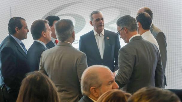 Gobierno y sector privado evaluarán impacto de medidas arancelarias de Estados Unidos