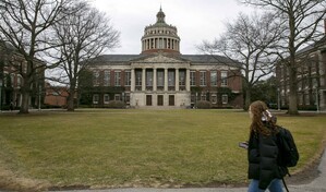 Florida proh&iacute;be a indocumentados matricularse en sus 28 colegios universitarios