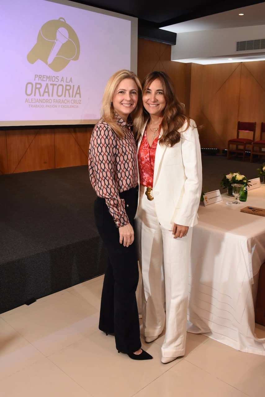 Carmen de Farach y Karla Farach.