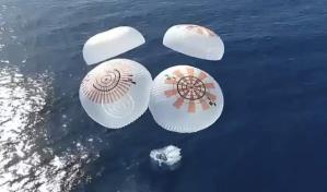 Cuatro turistas espaciales regresan a la Tierra tras un vuelo privado sobre los polos Cuatro turistas espaciales regresan a la Tierra tras un vuelo privado sobre los polos