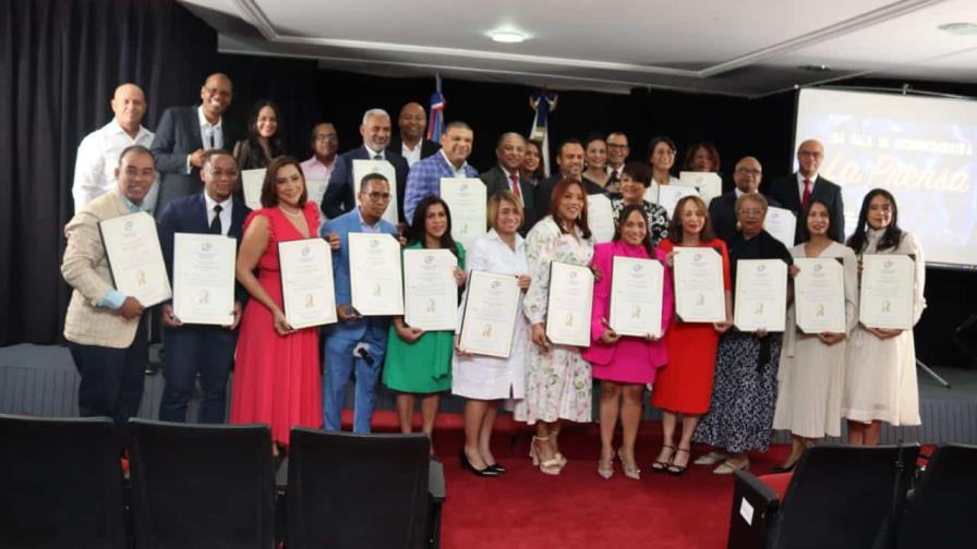 CDP Distrito Nacional reconoce la trayectoria de destacados periodistas