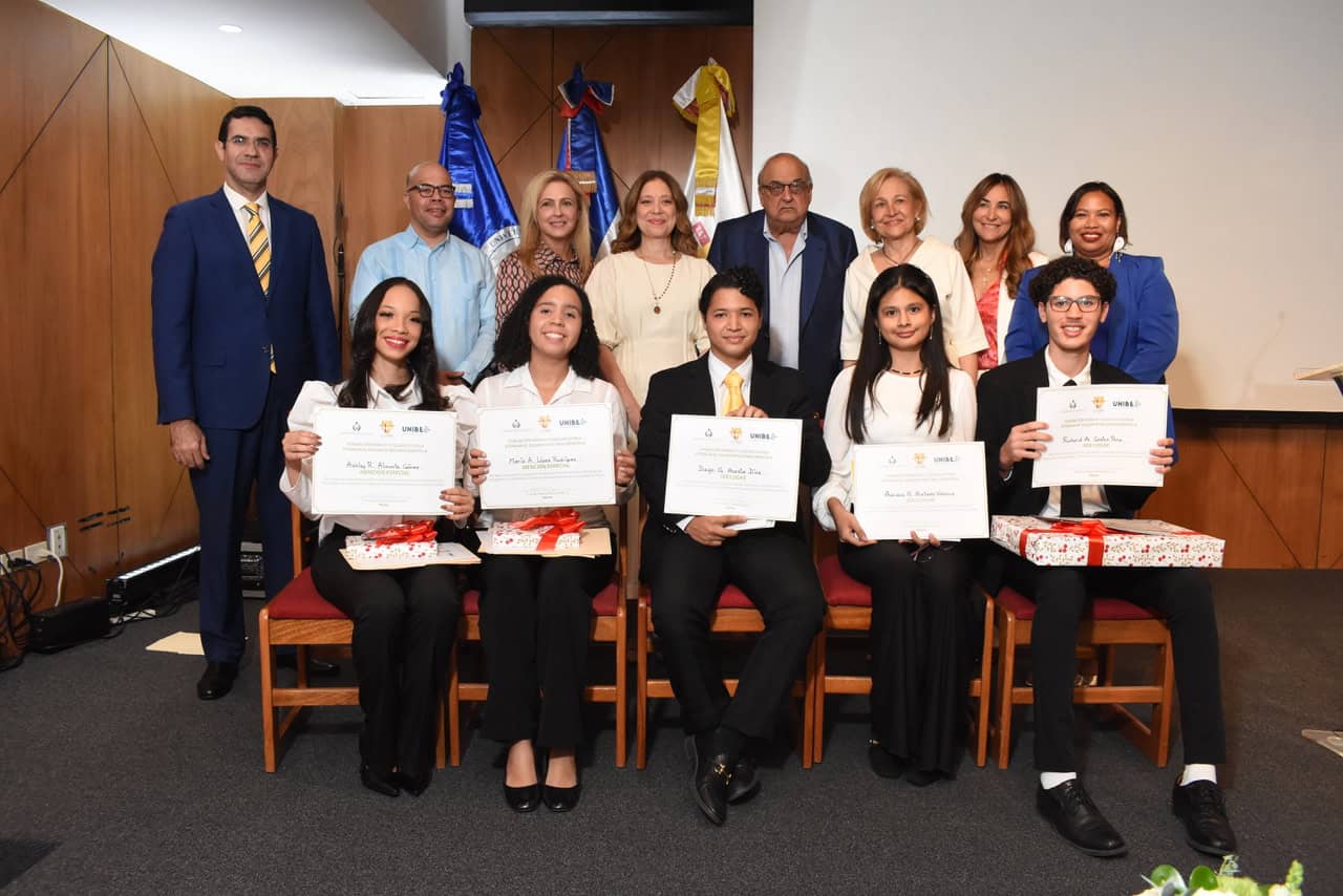 Participantes Premios Oratoria 2025.