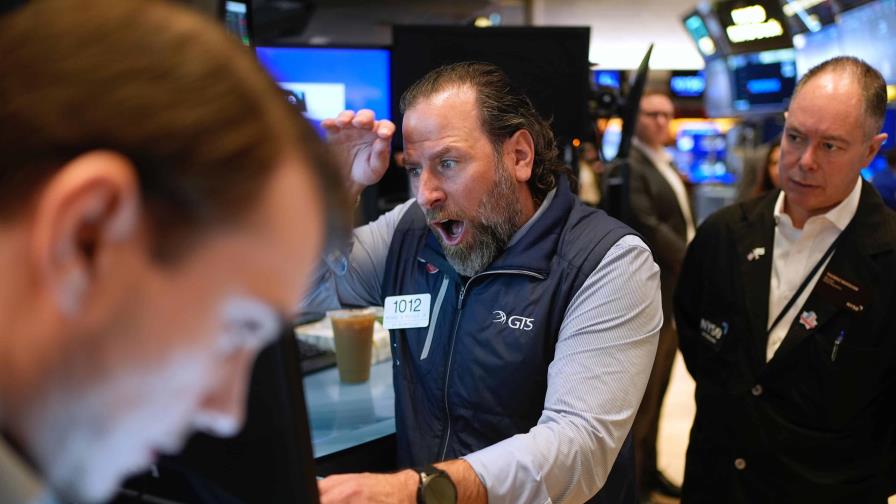 Wall Street cae casi el 6 % en su peor día desde 2020 por terremoto arancelario de Trump Wall Street cae casi el 6 % en su peor día desde 2020 por terremoto arancelario de Trump