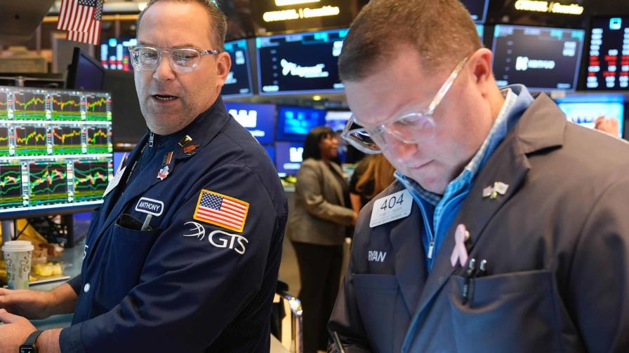 Wall Street cae de nuevo a la apertura, temerosa de una escalada de la guerra comercial