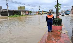 Sube a 33 el número de fallecidos por las lluvias en Ecuador