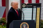 Entra en vigor el arancel del 10 % decretado por Trump para todas las importaciones de EE. UU