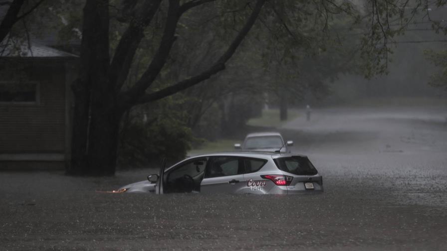 Crecen los ríos por lluvias y tornados en el sur y medio oeste de EE. UU. Crecen los ríos por lluvias y tornados en el sur y medio oeste de EE. UU.
