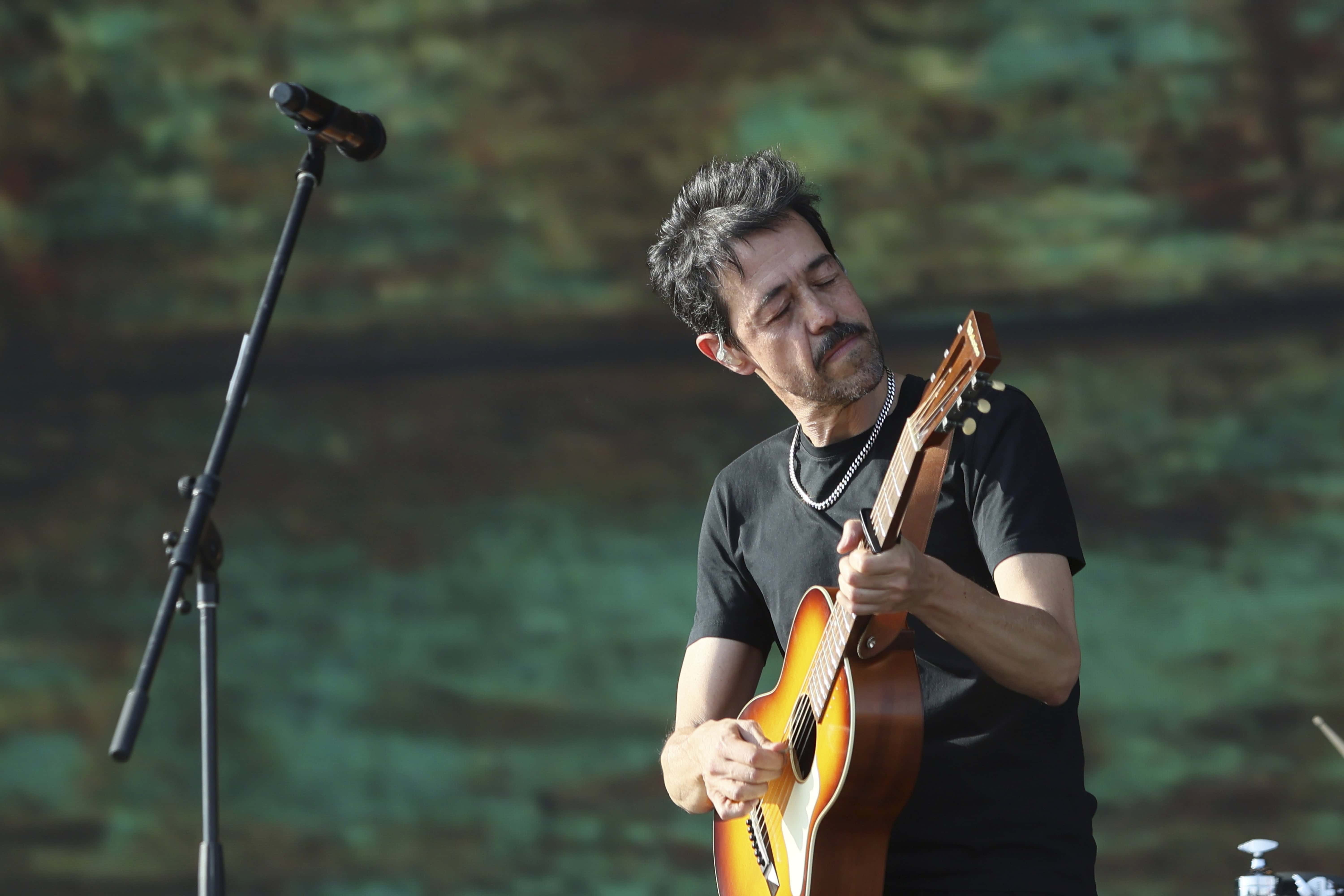 El cantante mexicano Meme del Real participa en el festival de música AXE Ceremonia en el Parque Bicentenario en Ciudad de México, el sábado 5 de abril de 2025.
