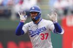 Teoscar Hernández conecta dos jonrones, empuja cinco vueltas, pero Dodgers caen ante Filis