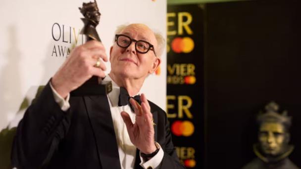 Giant, Benjamin Button y El violinista en el tejado triunfan en los premios Olivier