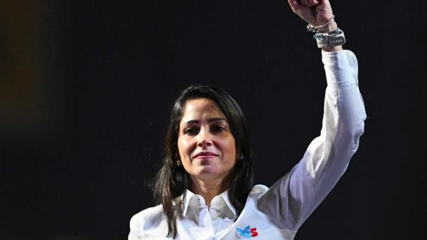 Denuncian en Ecuador a la candidata Luisa González por violencia política de género