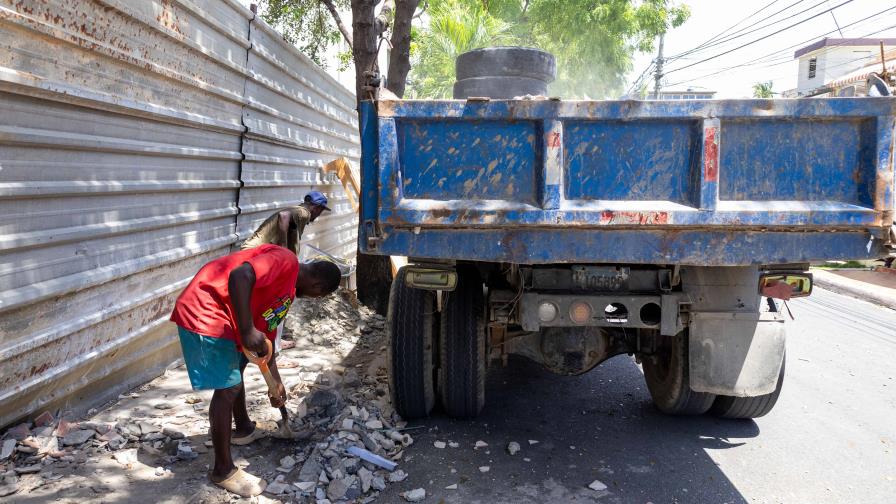 Haitianos en RD aceptan medidas de Abinader; se quejan por "abusos" de Migración Haitianos en RD aceptan medidas de Abinader; se quejan por "abusos" de Migración