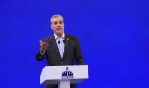 Abinader propondrá aumento al salario mínimo del 25 % para zonas francas y 30 % para sector turístico