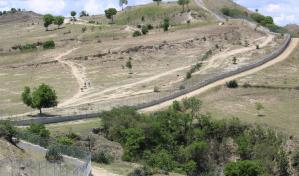 Los 13 kilómetros adicionales del muro fronterizo se licitarán "en las próximas semanas" Los 13 kilómetros adicionales del muro fronterizo se licitarán "en las próximas semanas"