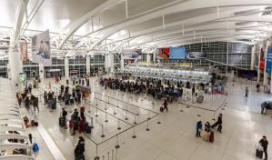 Pase al cuartico: EE. UU. intensifica las preguntas que realiza en los puestos de migración