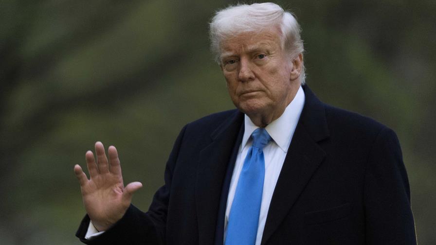 Trump amenaza a China con más aranceles mientras caen los mercados mundiales Trump amenaza a China con más aranceles mientras caen los mercados mundiales