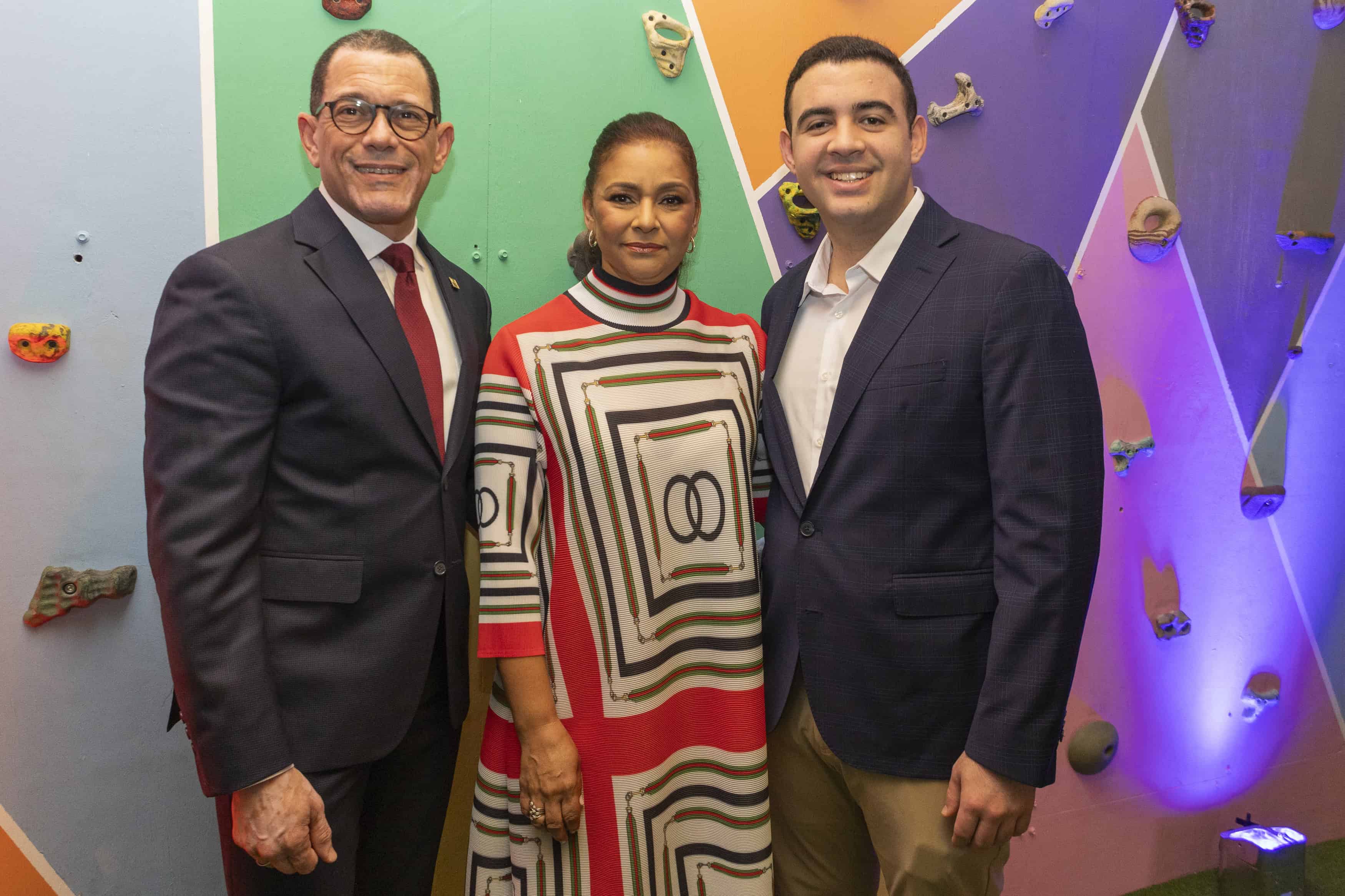 Martín Gabironno, Petra Núñez y Giancarlo Becatino.
