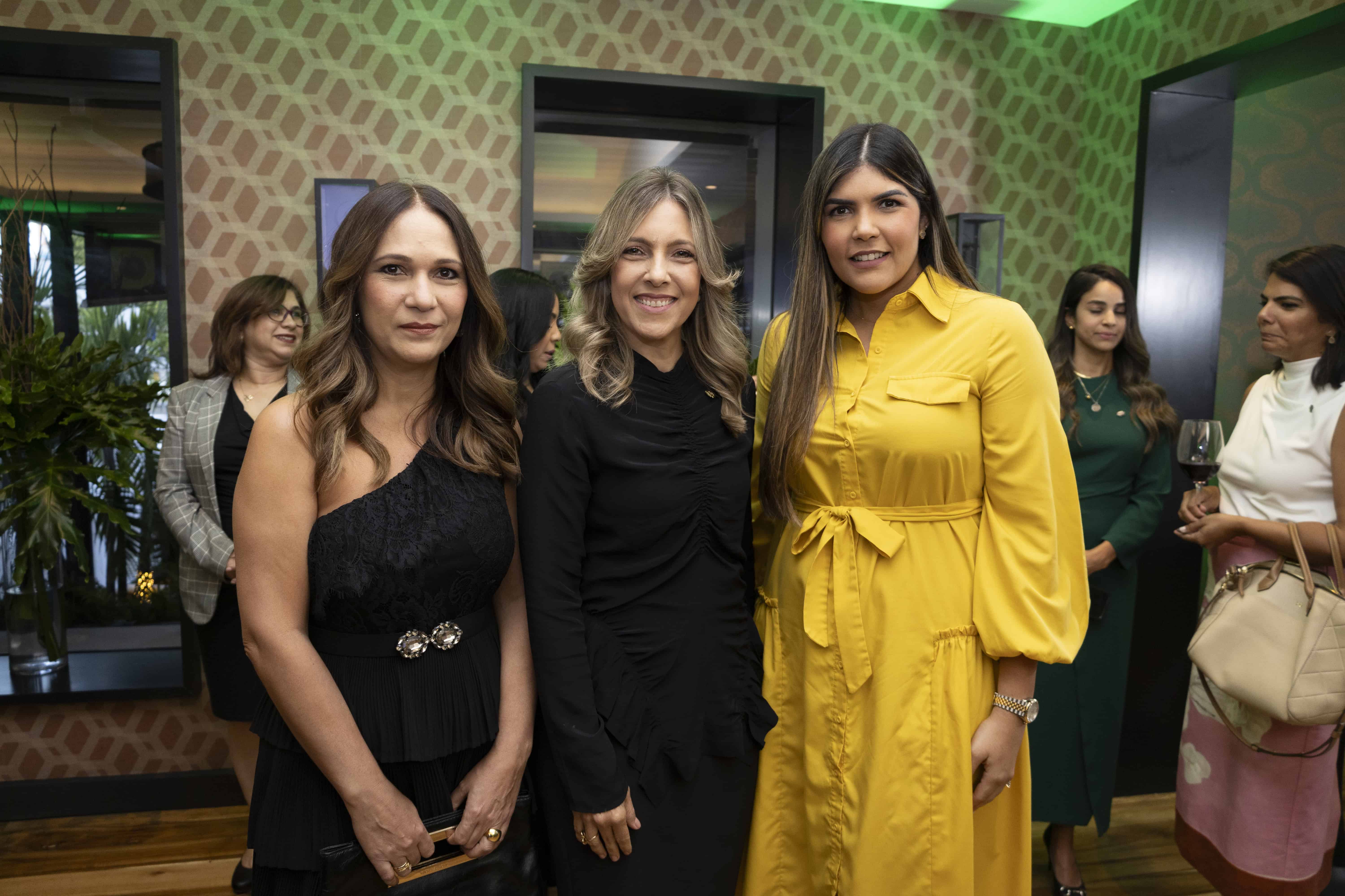Belsay Molina, Iderlyn Soto y Carol Zapata.
