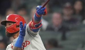 Sosa debuta en los jardines por los Filis y le roba un jonrón a Ozuna de los Bravos