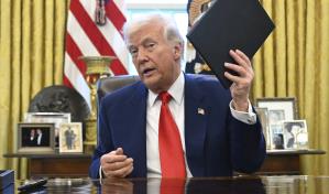 Trump pide al Supremo que levante la pausa a las expulsiones de migrantes a El Salvador