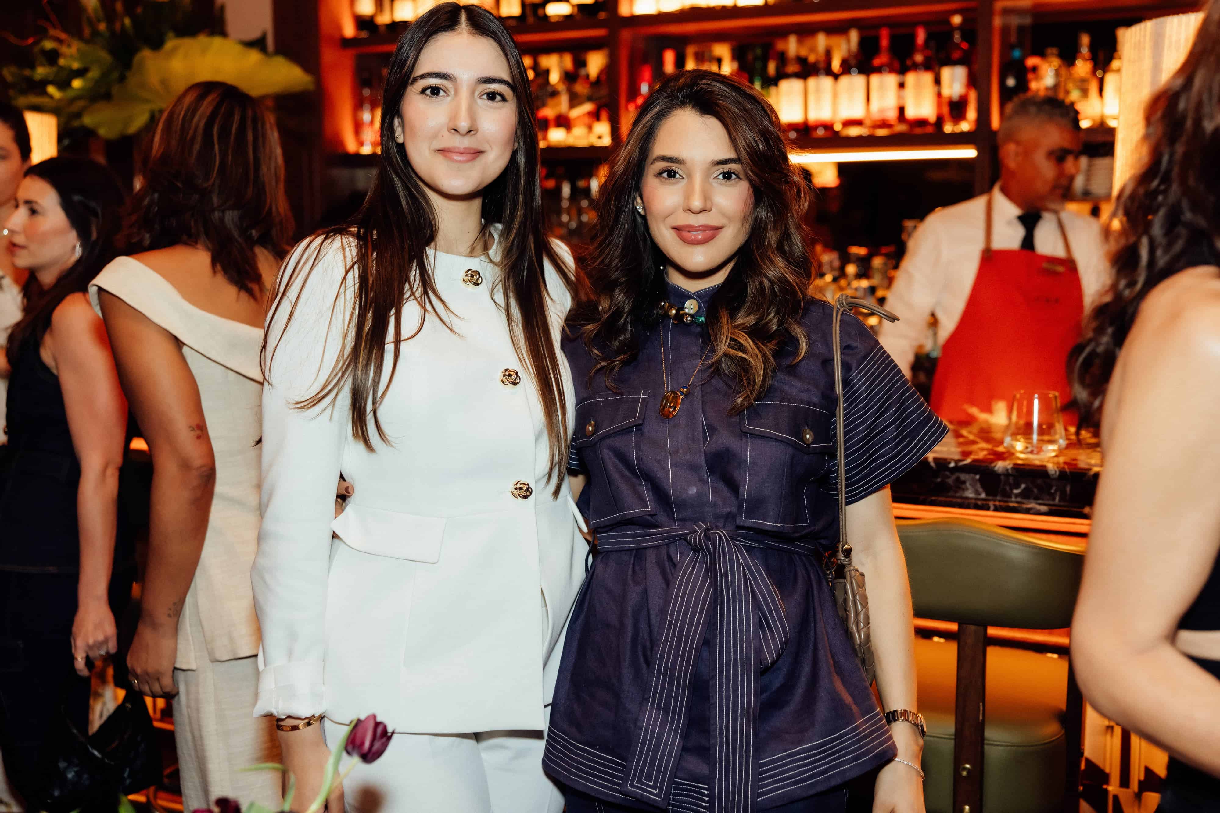 Celine Raselli y Karla Reyes.