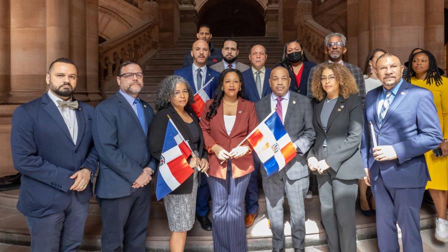 Delegación dominicana en el Capitolio de Nueva York honra a los fallecidos en el Jet Set Delegación dominicana en el Capitolio de Nueva York honra a los fallecidos en el Jet Set