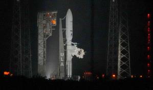 Cancelan el despegue de los primeros satélites de Internet de Amazon por mal clima