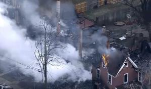 Dos niños desaparecidos tras incendio que arrasó vecindario en Nueva Jersey