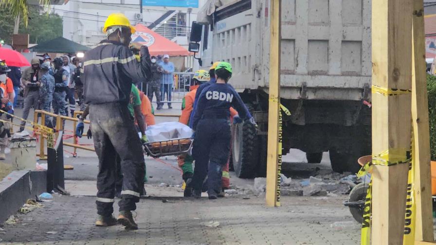 Rescatistas siguen encontrando cadáveres tras más de 48 horas del derrumbe en Jet Set Rescatistas siguen encontrando cadáveres tras más de 48 horas del derrumbe en Jet Set
