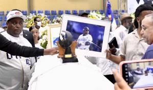 Haina da el último adiós al expelotero Tony Blanco, fallecido en Jet Set