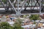 MOPC asegura que el puente de la 17 es seguro, pese a las fallas visibles de desgaste MOPC asegura que el puente de la 17 es seguro, pese a las fallas visibles de desgaste