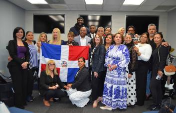 Comunidad dominicana en Orlando honra a víctimas de la tragedia en Jet Set con vigilia de oración