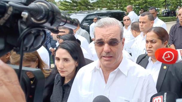 Abinader asistirá el domingo a misa en Haina en honor a víctimas de la tragedia en Jet Set