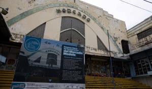 Trabajan en el remozamiento del techo y el tendido eléctrico del Mercado Modelo