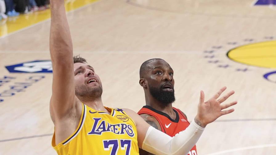 Doncic anota 39 puntos por Lakers, que aseguran 3er puesto al vencer a Rockets Doncic anota 39 puntos por Lakers, que aseguran 3er puesto al vencer a Rockets
