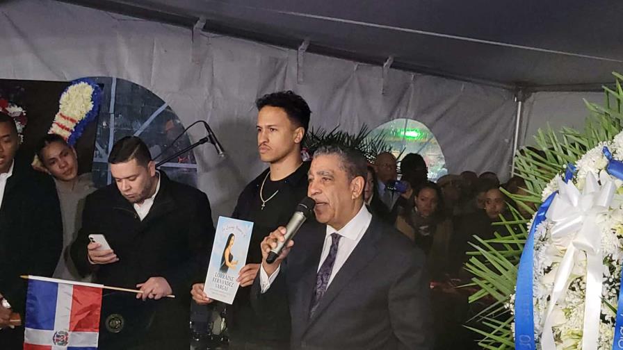 Dominicanos en Nueva York realizan emotiva vigilia en honor a víctimas del colapso en Jet Set Dominicanos en Nueva York realizan emotiva vigilia en honor a víctimas del colapso en Jet Set