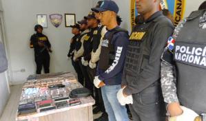 Policía incauta armas, drogas y objetos ilegales durante operativo en Barahona