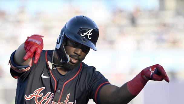 Jonrón de 2 carreras de Harris en la 9na da a Bravos triunfo sobre Rays, su 1ra victoria de visita