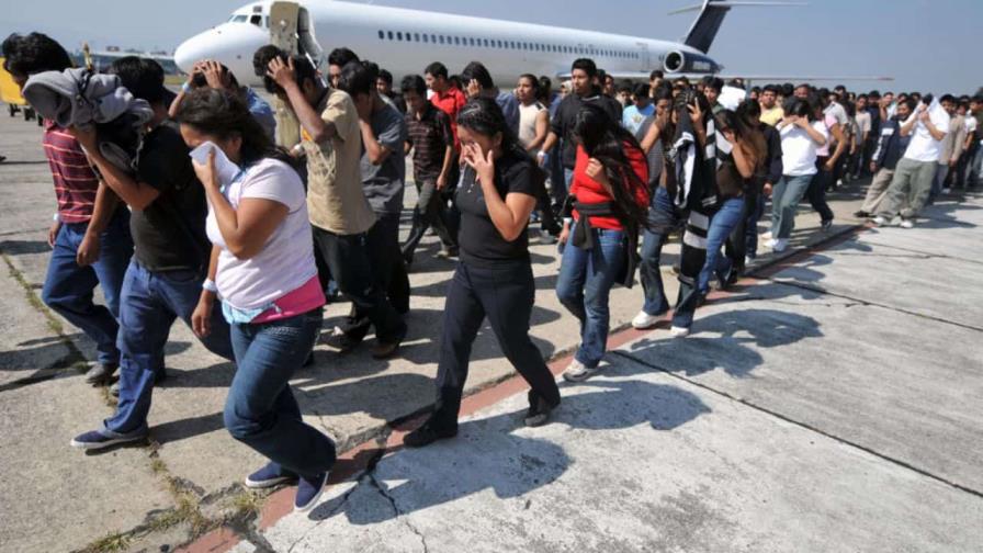 Miles piden boicotear a aerolínea que firmó contrato con EE.UU. para vuelos de deportación Miles piden boicotear a aerolínea que firmó contrato con EE.UU. para vuelos de deportación