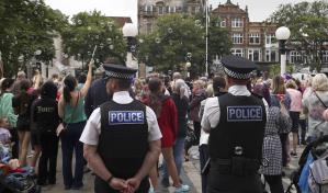 Leyes obsoletas dificultaron labor de la policía en Reino Unido, según legisladores