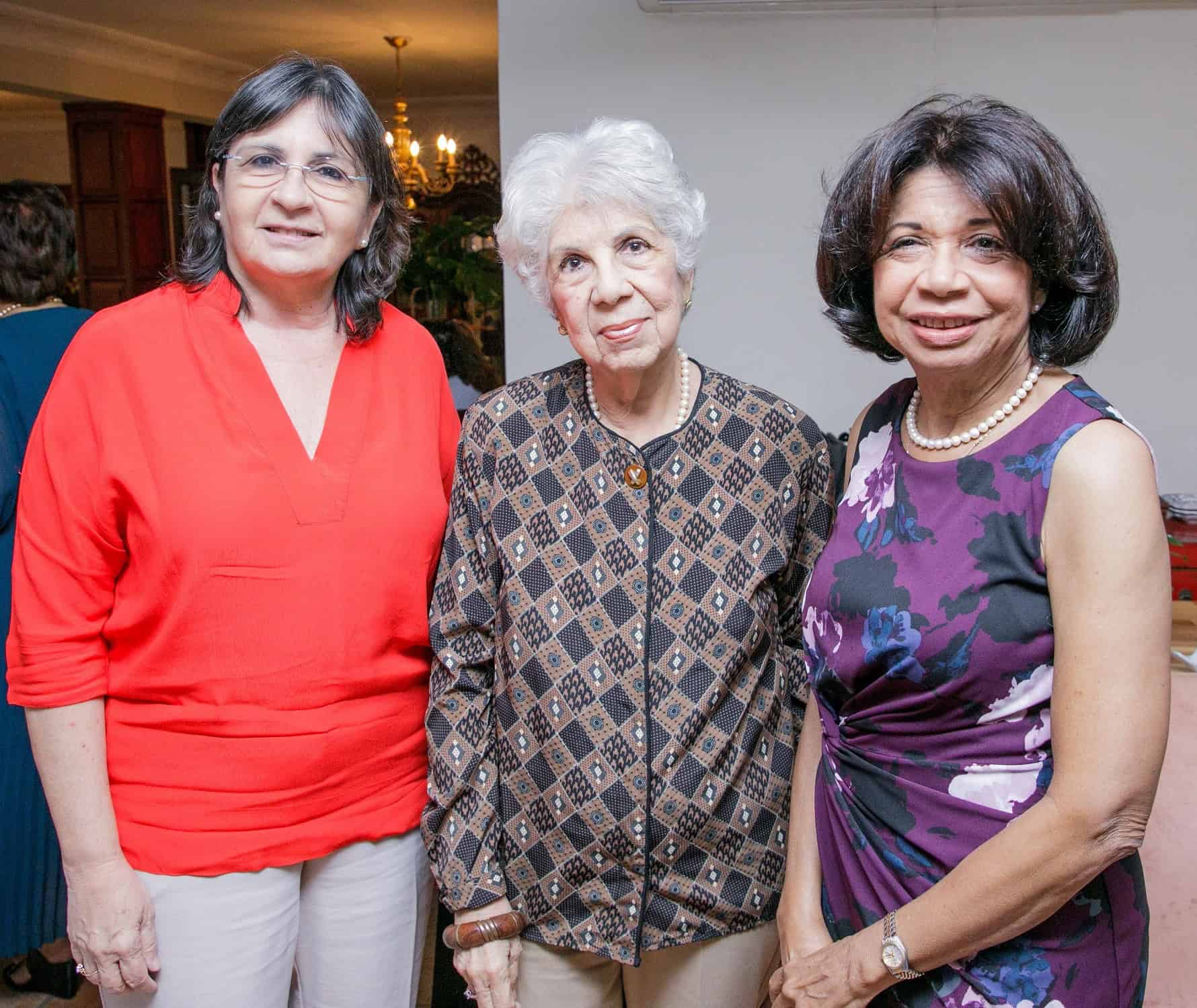 Inés Aizpun, Asia Azar y Rhina Ibert.