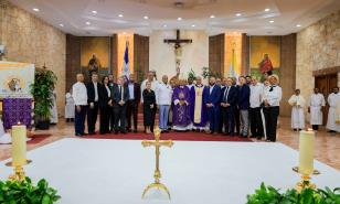 Líderes dominicanos de NY realizan misa en Santo Domingo por las víctimas de la tragedia en Jet Set