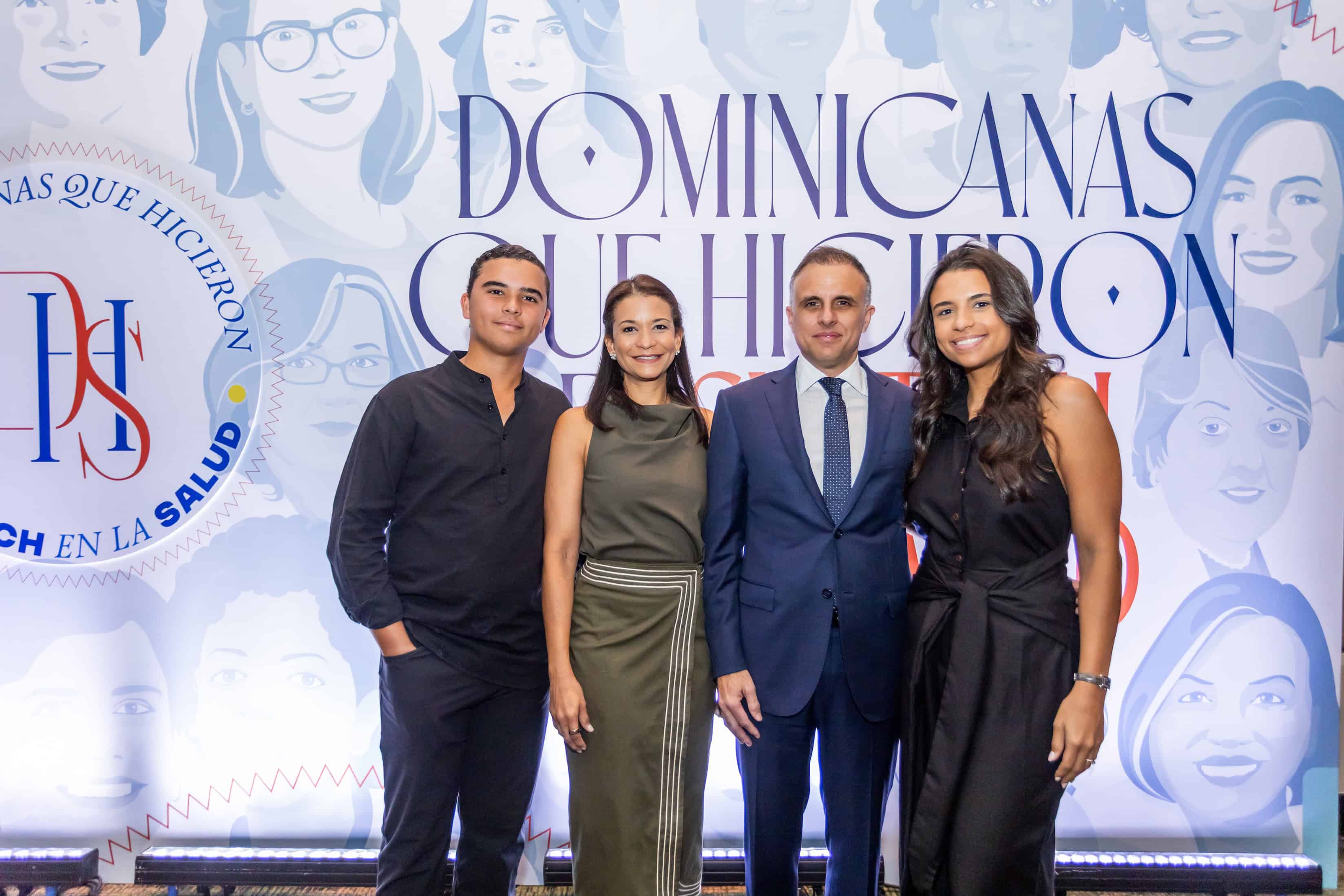 Lucas Grateraux, Arlette Palacio, Jose´ Grateraux y Leah Grateraux.