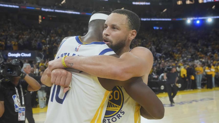 Butler y Curry guían a Warriors a los playoffs tras derrotar a los Grizzlies Butler y Curry guían a Warriors a los playoffs tras derrotar a los Grizzlies