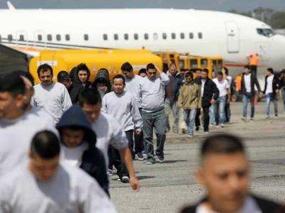 Declararán Gobierno Trump en desacato por expulsión de migrantes