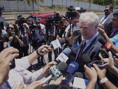 Juez de EE. UU. advierte posible desacato por vuelos