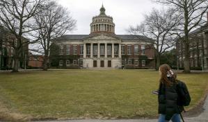 Al menos 901 estudiantes internacionales han perdido su visa bajo la administración Trump